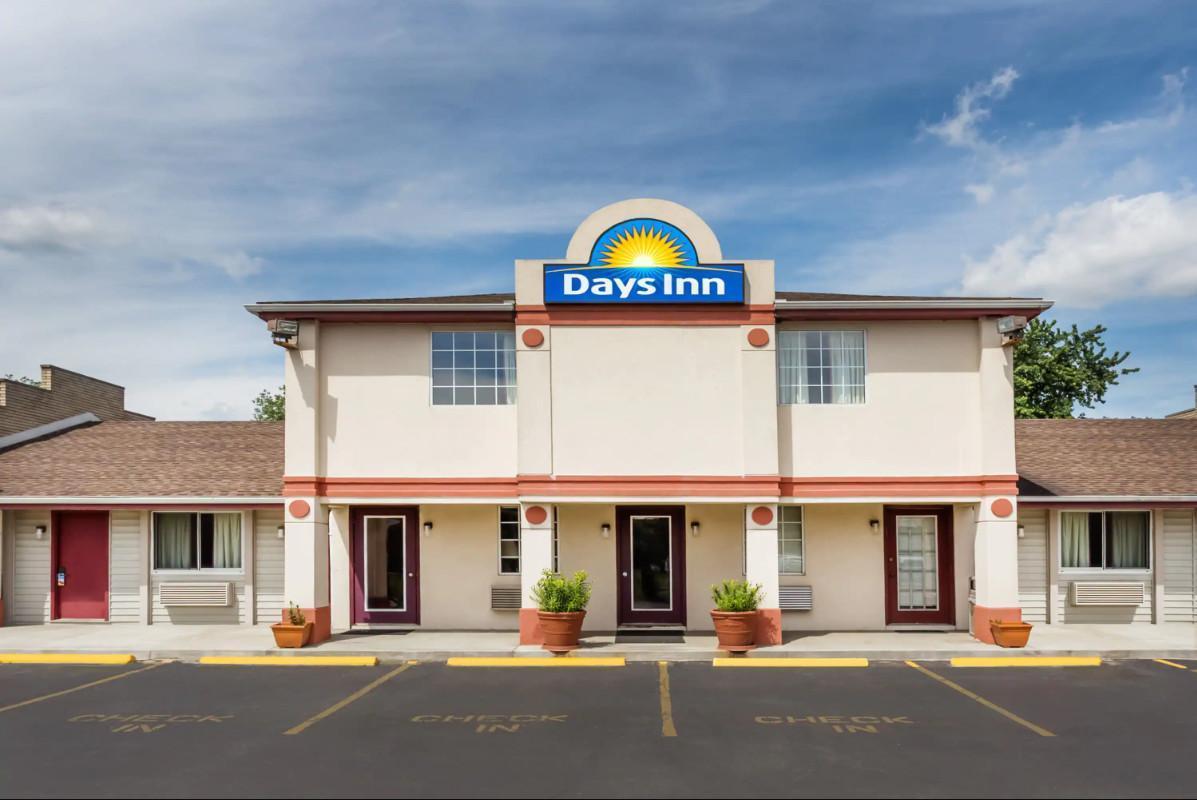 Days Inn By Wyndham Cape Carteret Near Emerald Isle エクステリア 写真