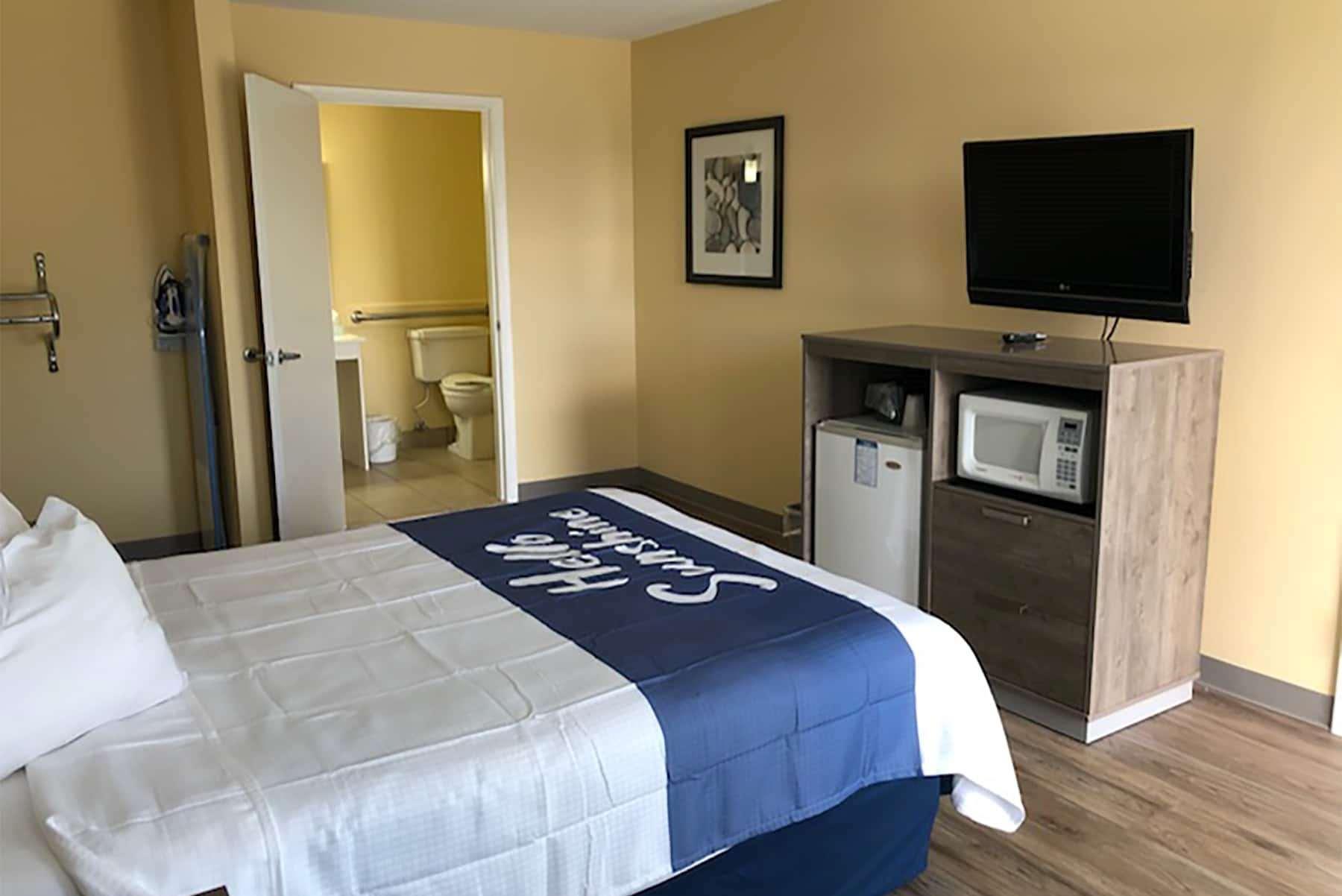 Days Inn By Wyndham Cape Carteret Near Emerald Isle エクステリア 写真