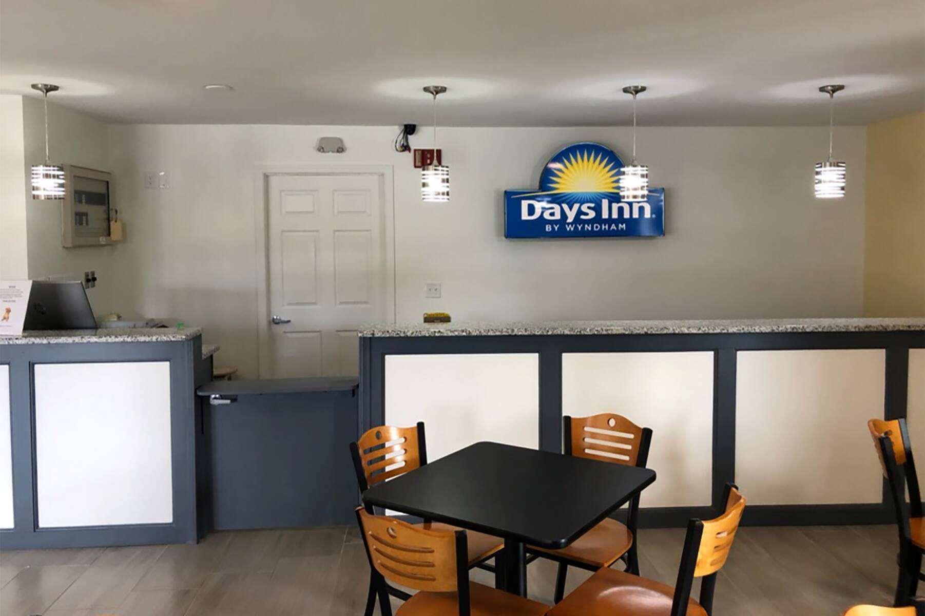 Days Inn By Wyndham Cape Carteret Near Emerald Isle エクステリア 写真